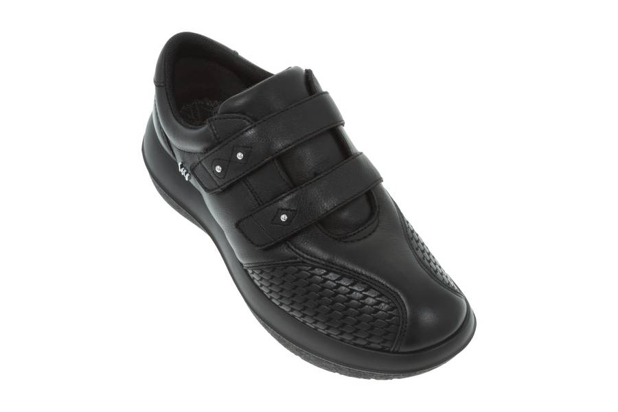 Leuk black