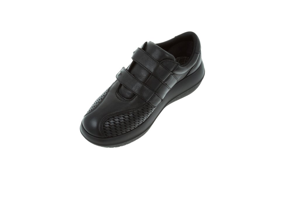 Leuk black