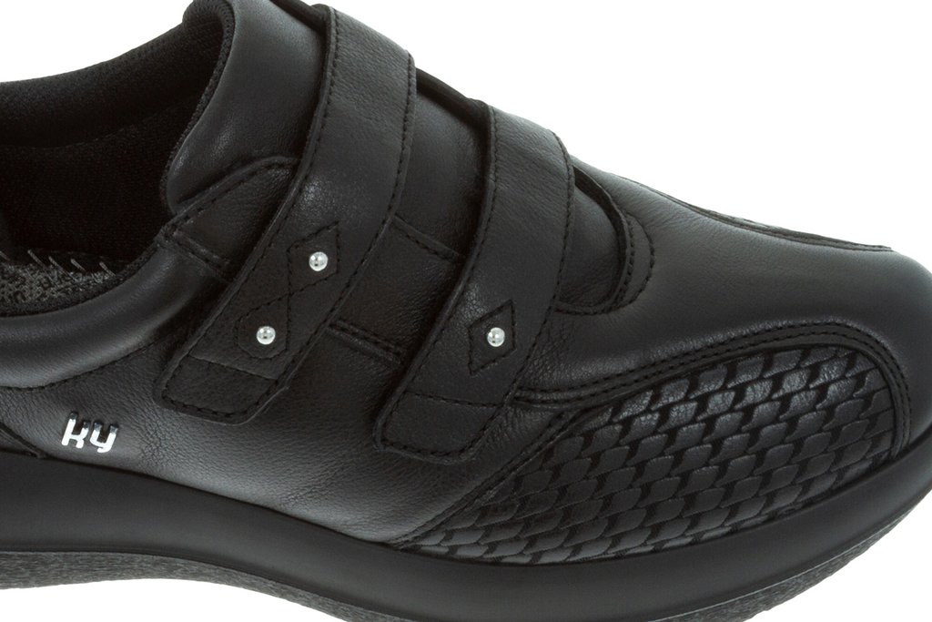 Leuk black